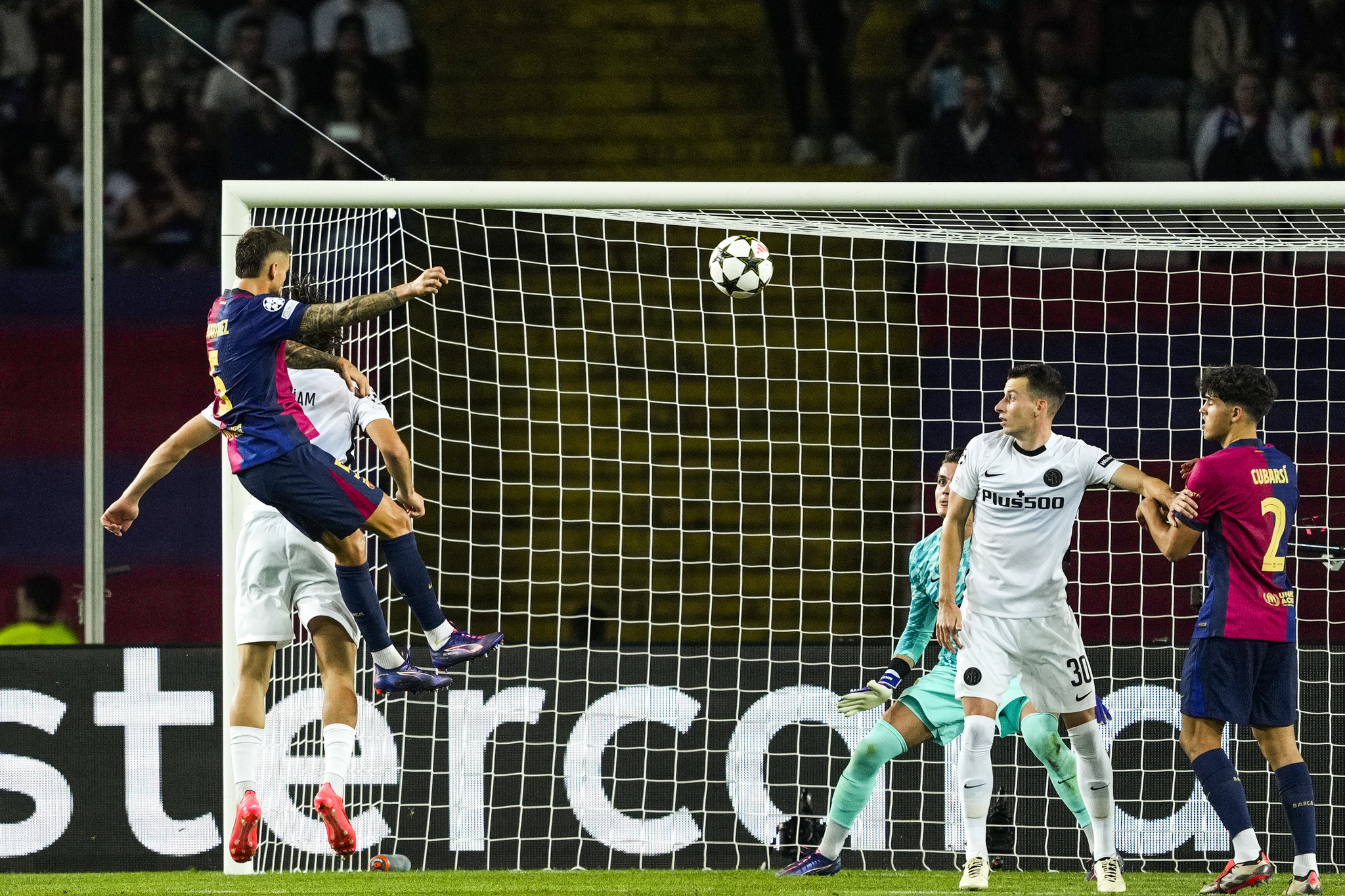 Íñigo Martínez heads home the third