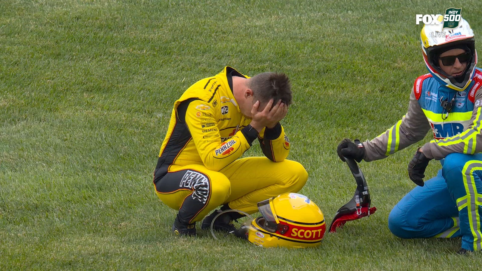 Scott McLaughlin & Scott Dixon both caution in pace laps of INDY 500 | INDY on FOX