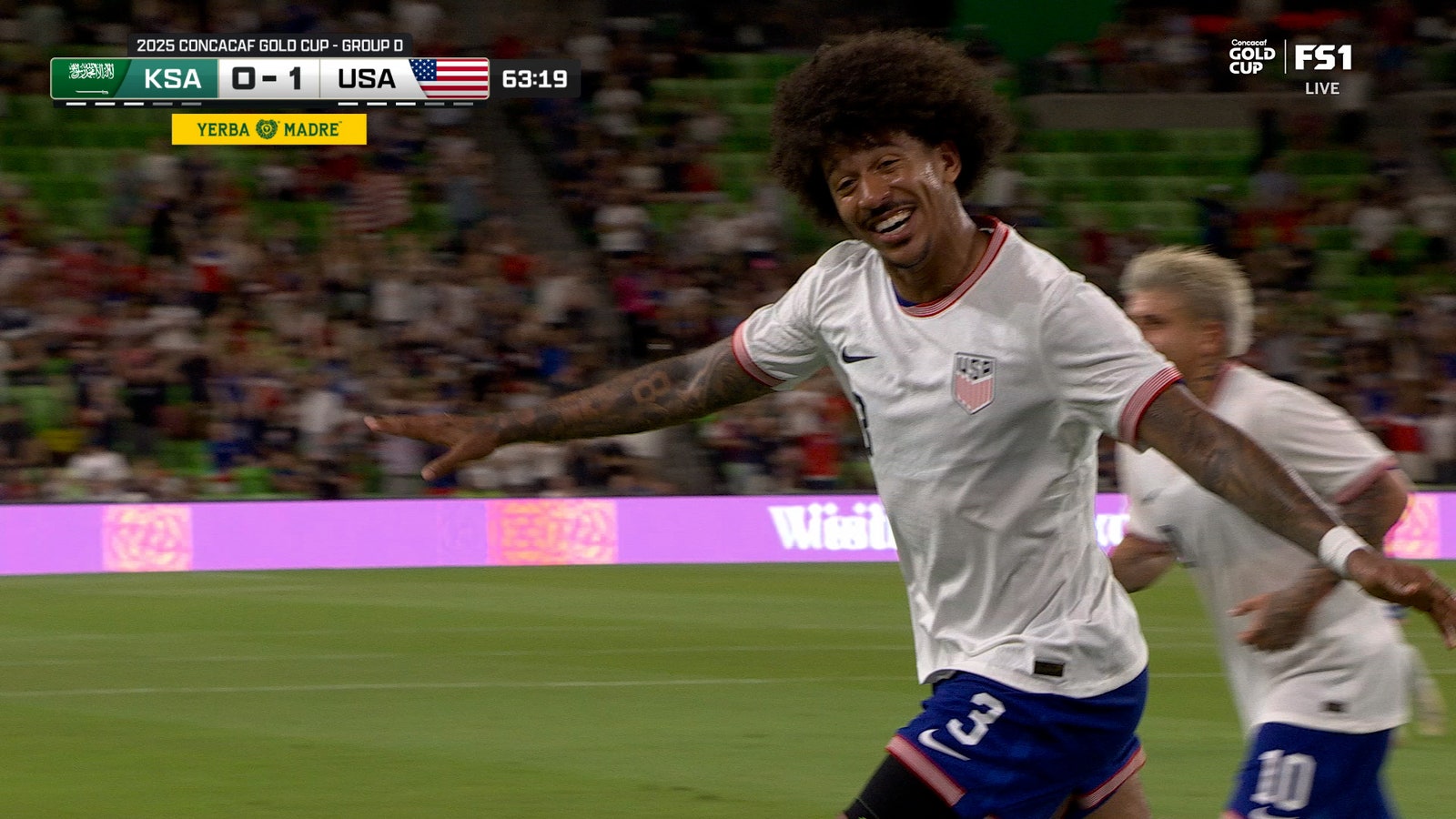 Chris Richards scores off a set piece, giving United States a 1-0 lead over Saudi Arabia