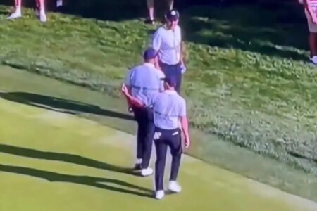 Rory McIlroy gets tired and gives the middle finger to New York ‘hooligans’
