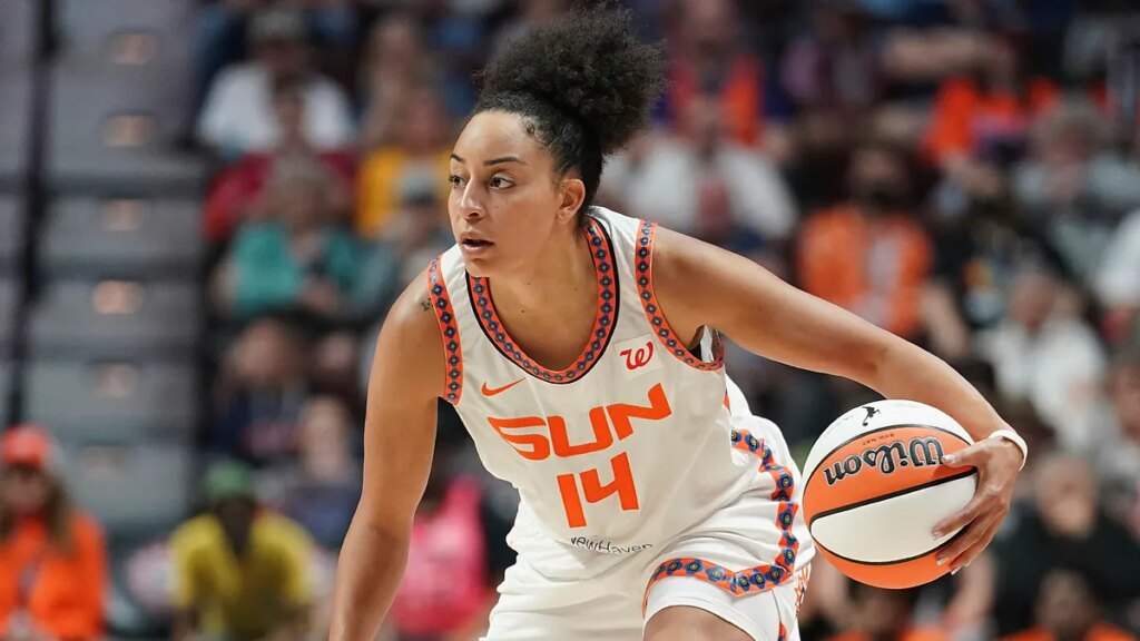 Bria Hartley responds to Sophie Cunningham injury backlash