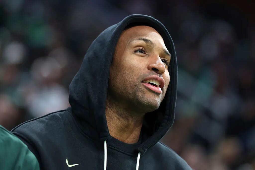 Warriors strengthen roster with Al Horford signing while Kuminga talks stall