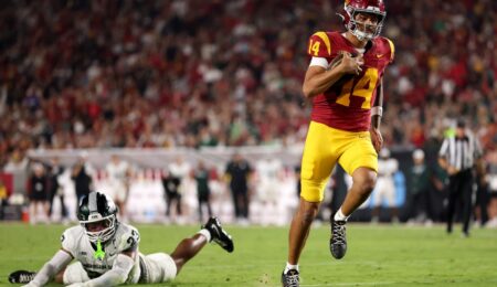 How to Bet on USC vs. Illinois: Best Bonuses for Big Noon Kickoff Including FanDuel, DraftKings, and BetMGM