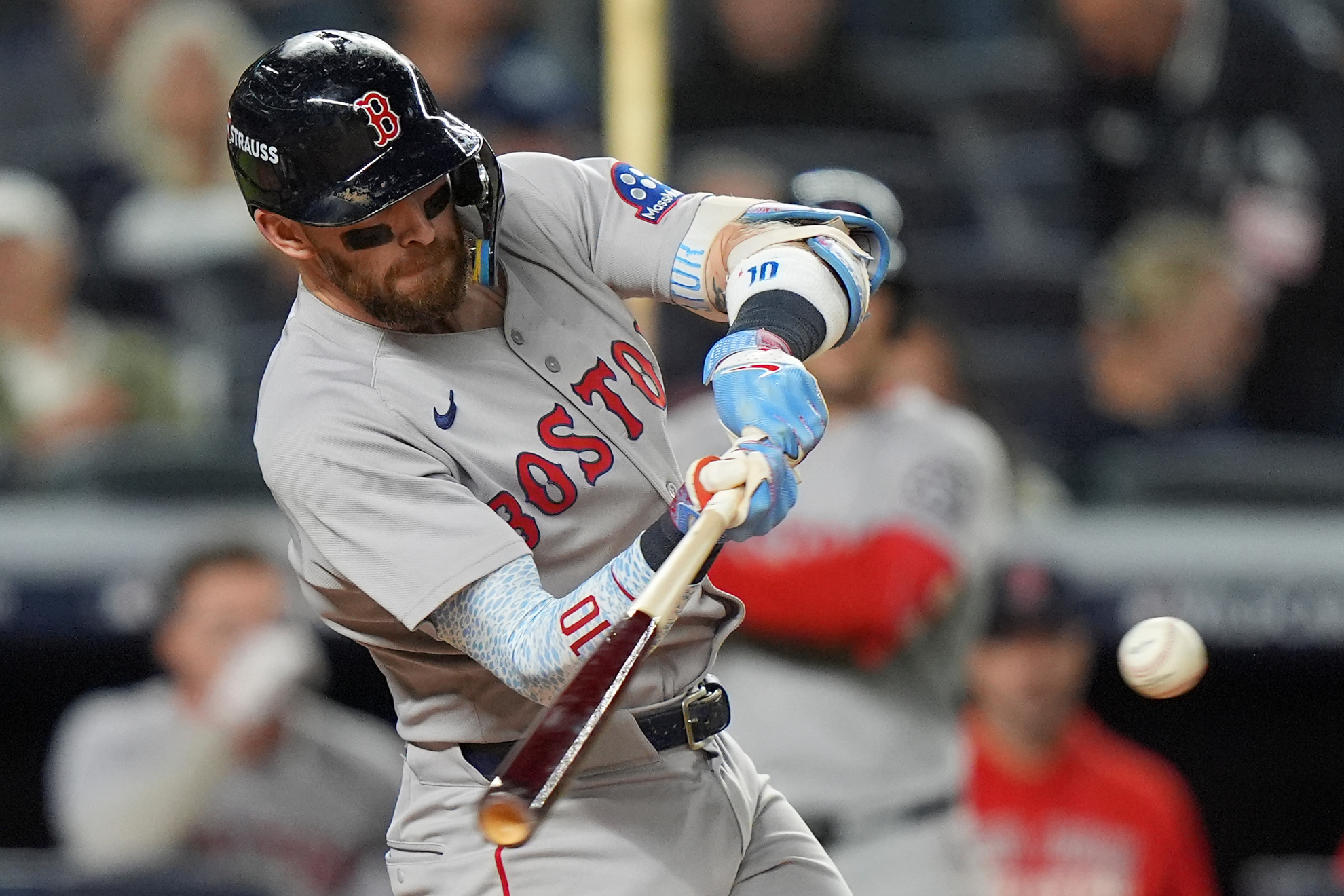 How have the Yankees and Red Sox fared in sudden-death postseason games?