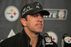 Aaron Rodgers issues ‘threat’ to teammate who tackled him as Steelers prepare to host Packers