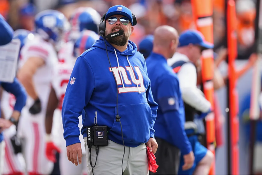Brian Daboll exploits an obscure NFL rule to add an extra player following a kicker’s move