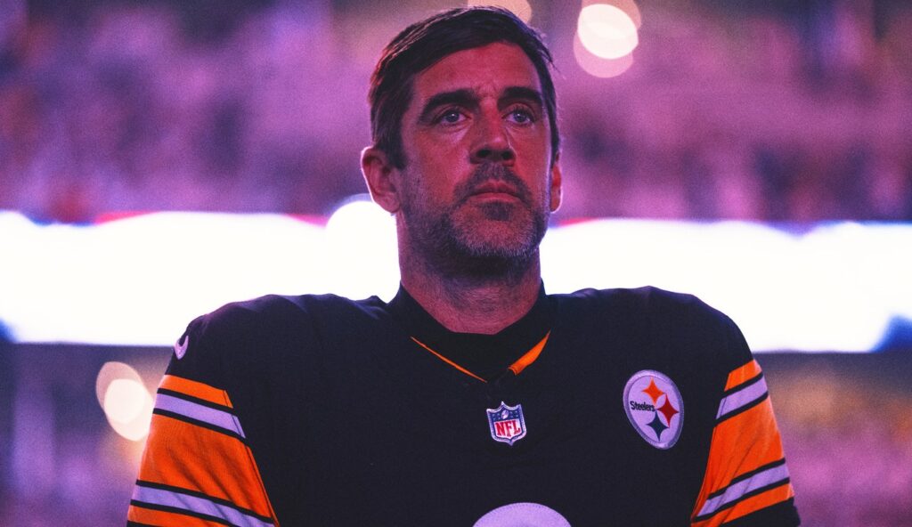 Aaron Rodgers Plans on Retiring With The Packers