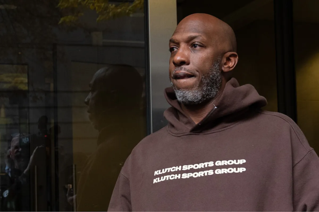 A revealing photo emerges of Chauncey Billups playing poker with his accomplices