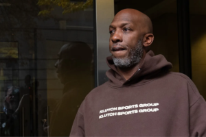 A revealing photo emerges of Chauncey Billups playing poker with his accomplices