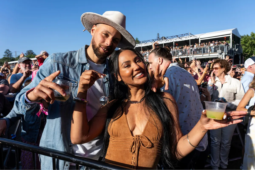 Ayesha Curry’s message leaves Stephen Curry’s fans puzzled