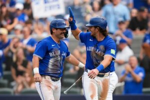 Davis Schneider reveals complicated night before Addison Barger’s game against Dodgers: “He slept on my couch”