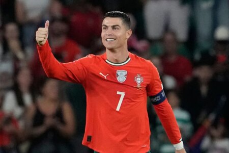 Cristiano Ronaldo celebrates 950 goals and sparks speculation among fans about the end of his career
