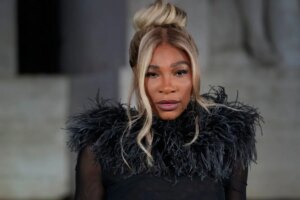Serena Williams faces an unexpected mishap upon arriving at the Teatro Campoamor to receive a major award
