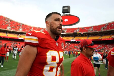 Travis Kelce shows up at a college game to support a former teammate, but the play doesn’t go as planned