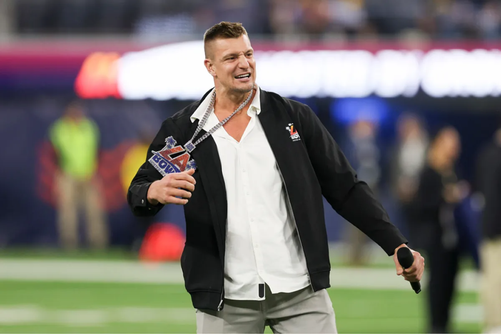 About the two most wasted players in the NFL, it’s like, being amazing doesn’t matter without wins. Gronkowski might say