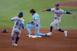 Up to $189,000 for a ticket to the decisive duel between Dodgers and Blue Jays
