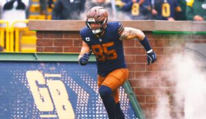 Packers Star TE Tucker Kraft Carted Off With Knee Injury vs. Panthers