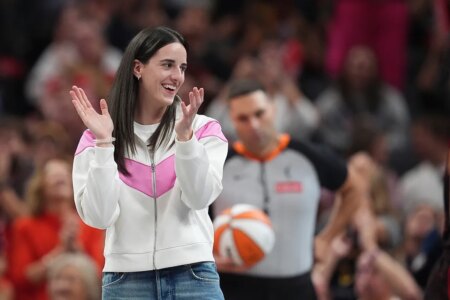 Caitlin Clark’s golf lessons begin with a laugh after teammate’s ‘fore’ fail