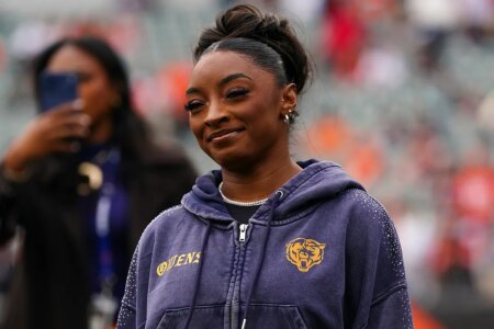 Simone Biles turns heads as Bears roar past Steelers: Loving support for Owens