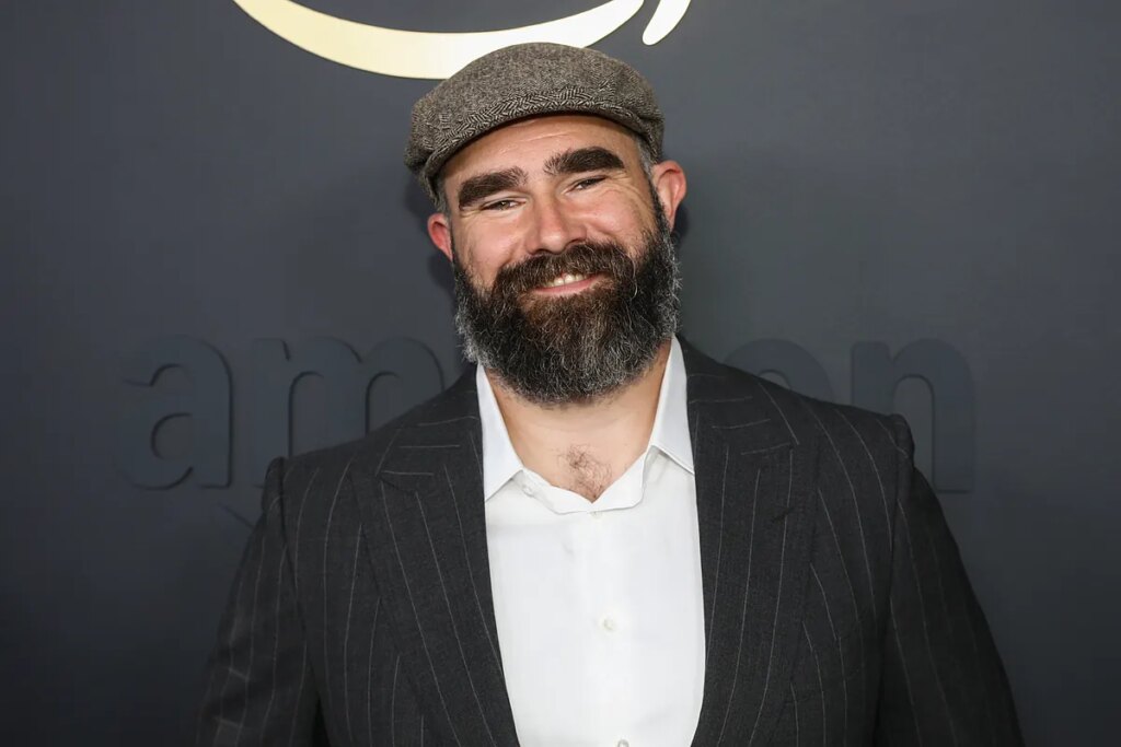 MLB fans call out Jason Kelce for hypocrisy after World Series criticism