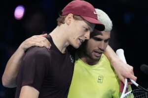 Did Alcaraz play injured in the ATP Finals against Sinner? A former professional tennis player points out the moment when he may have injured himself