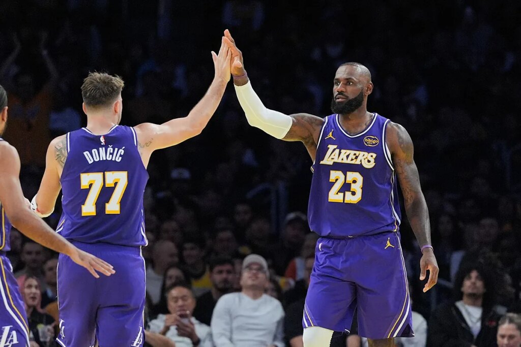 Luka Doncic exposes the salary gap between himself and his teammates who are not called LeBron after making them an offer they couldn’t refuse