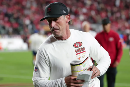 The emotional story of Kyle Shanahan with Deion Sanders that anticipates the generational clash against his son