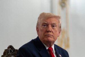 Donald Trump fires jab at Joe Biden whilst golfing amid White House getaway