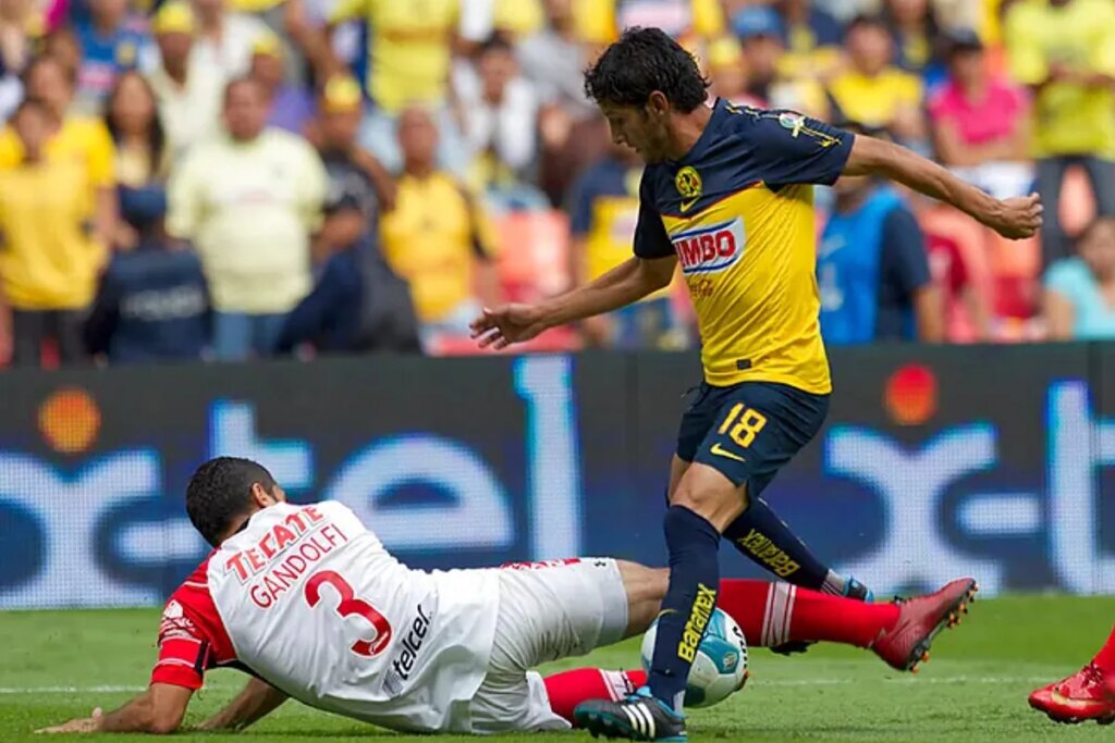 America fans criticize the team for promoting players in the USA who they do not consider “legends”