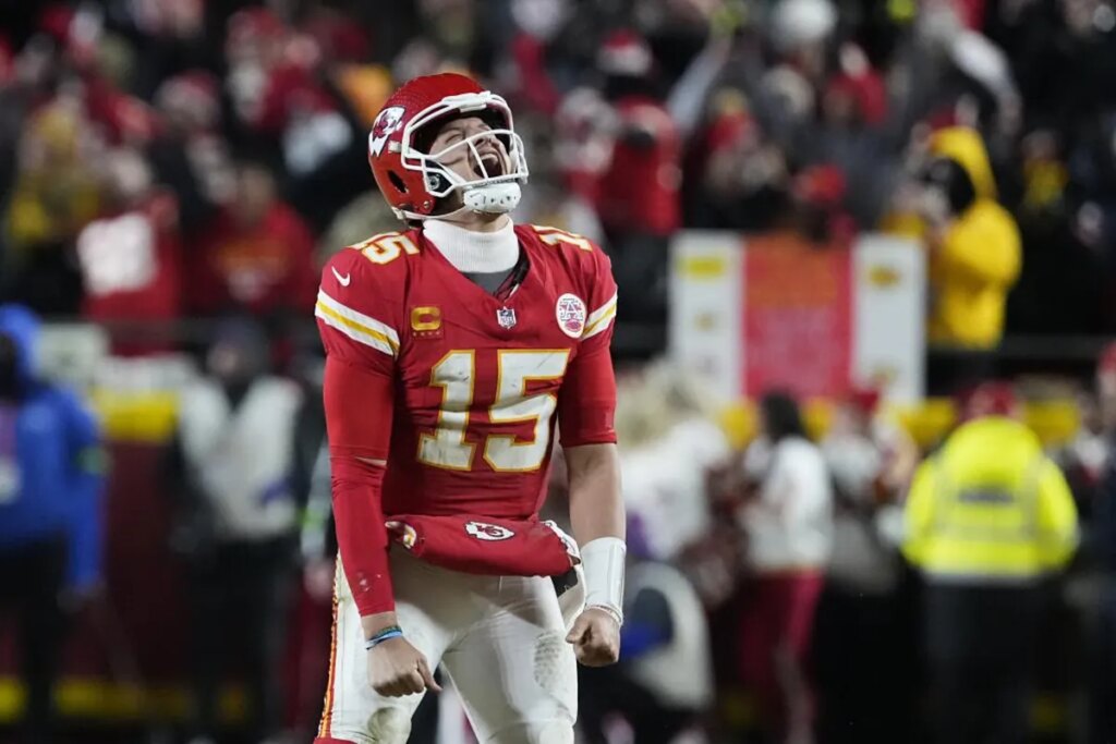 NFL injury expert advises Patrick Mahomes to undergo special treatment after tearing his anterior cruciate ligament