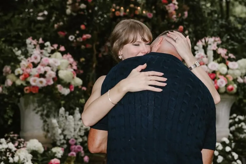 Taylor Swift revealed how she has Travis Kelce in her phone contacts, but fans are concerned about another detail