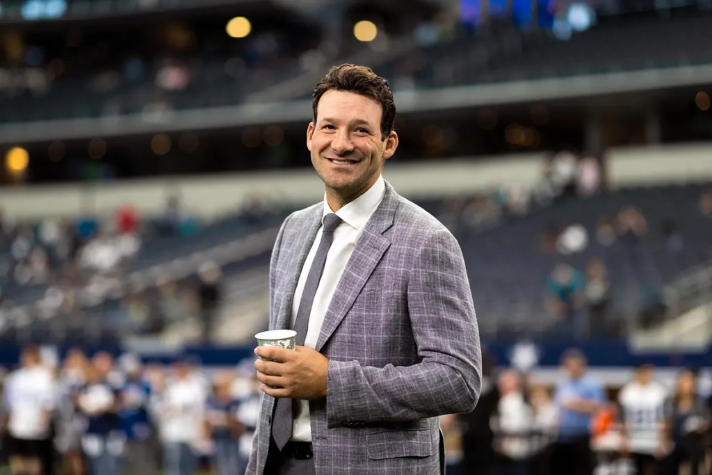 Fans demand CBS fire Tony Romo after Thanksgiving commentary backlash