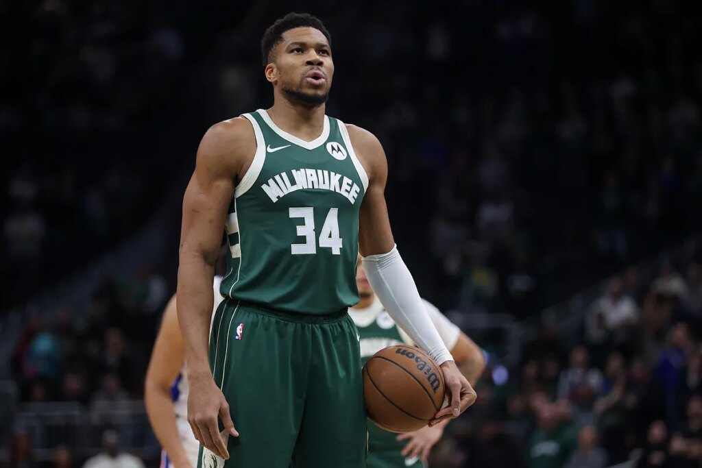 Austin Rivers weighs in on Giannis Antetokounmpo’s future in Milwaukee