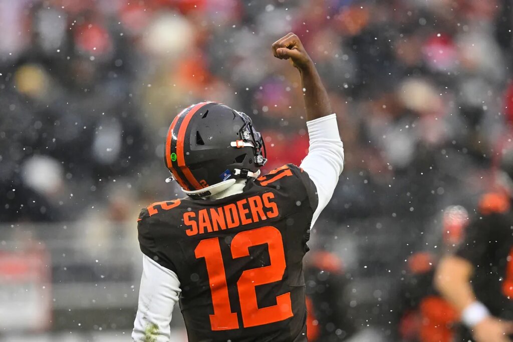 Microphone picks up Shedeur Sanders’ comment to David Njoku after his touchdown that shows his power on the Browns