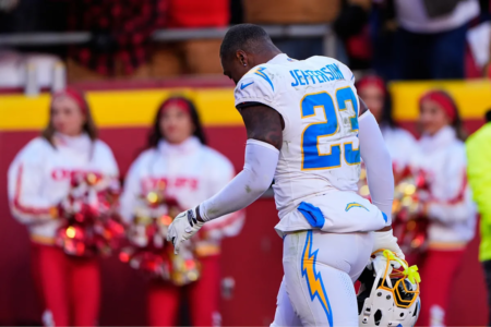 Tony Jefferson issues an apology after his gesture toward Chiefs fans