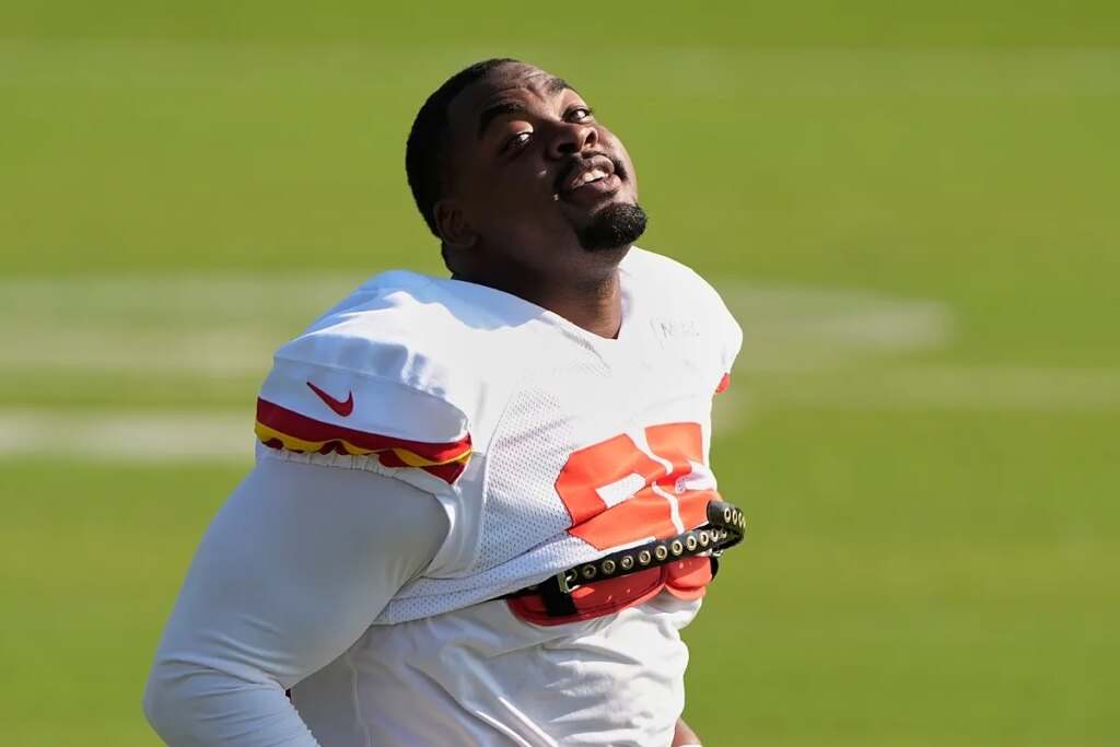 Chris Jones pushes back against the Chiefs’ decline without finding a fix