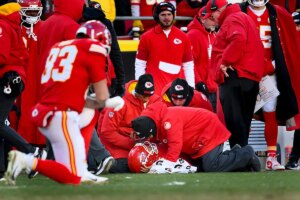 Chiefs’ quarterback depth collapses after Week 16 as emergency plans come into focus