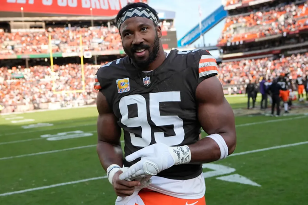 Myles Garrett sends a strong message about staying with the Browns, and Shedeur Sanders will have to help him