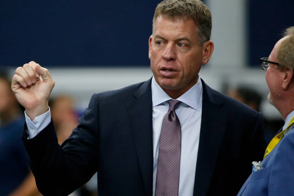 Troy Aikman joins Miami Dolphins as consultant for general manager hunt