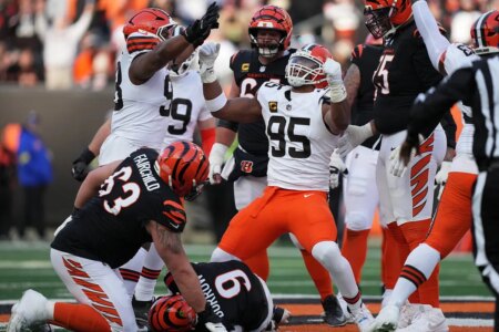 Myles Garrett and LeBron James exchange messages after a historic day for the Browns star