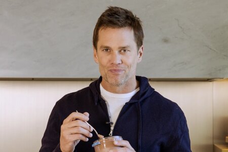 Tom Brady faces Raiders drama while shining in Las Vegas business success