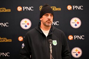 Steelers’ QB plan comes into focus as Aaron Rodgers decision approaches