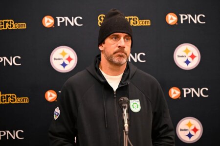 Steelers’ QB plan comes into focus as Aaron Rodgers decision approaches