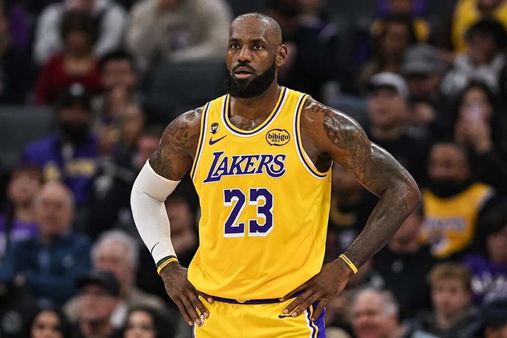 LeBron James accused of poisoning the Lakers locker room through his agent as he pushes Austin Reaves out