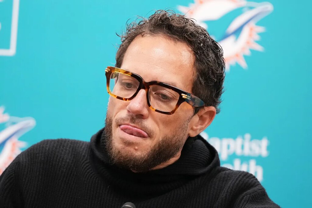 Mike McDaniel got “stabbed in the back” by Miami Dolphins owner Stephen Ross