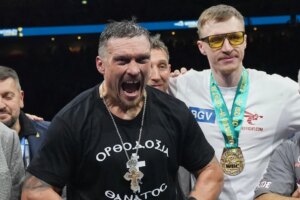 Oleksandr Usyk’s Deontay Wilder plan goes up in smoke but he pivots to world champion