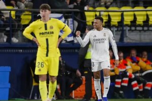 A brace from Mbappe allows Real Madrid to climb to the top of the table