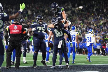 Seahawks return to the Super Bowl, set for historic rematch with Patriots