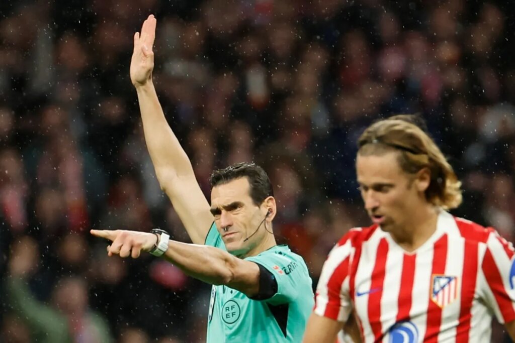 Total outrage at Barcelona: the club is considering filing an official complaint about refereeing against Atletico Madrid