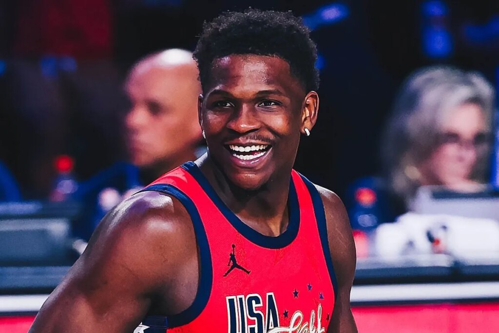 Anthony Edwards surprises fans at the NBA All-Star Game with unexpected gesture